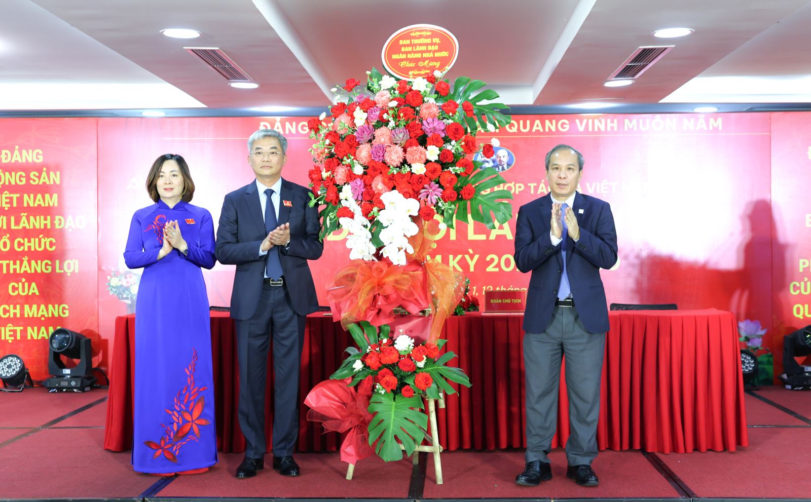 Hình ảnh: Đại hội Đảng bộ Co-opBank nhiệm kỳ 2025 - 2030: “Đoàn kết - Đổi mới - Hiệu quả - Bền vững - Vì sự phát triển của hệ thống QTDND” số 2