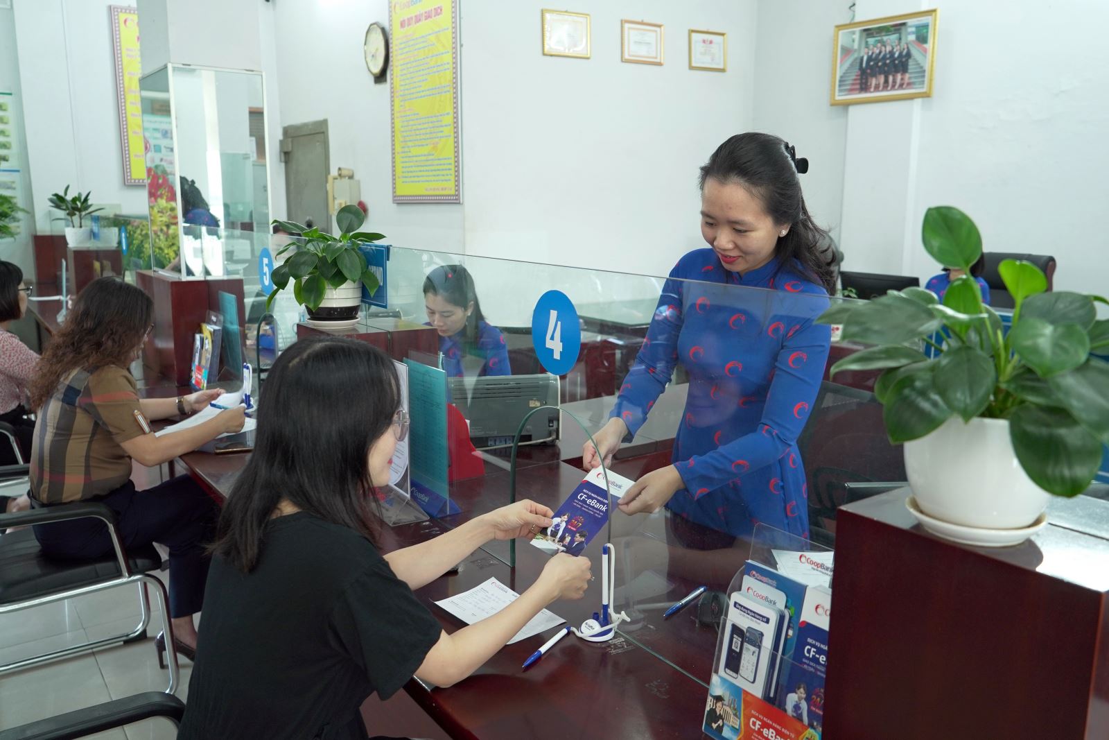Hình ảnh: Những bước đi của Co-opBank trong năm 2024 số 3