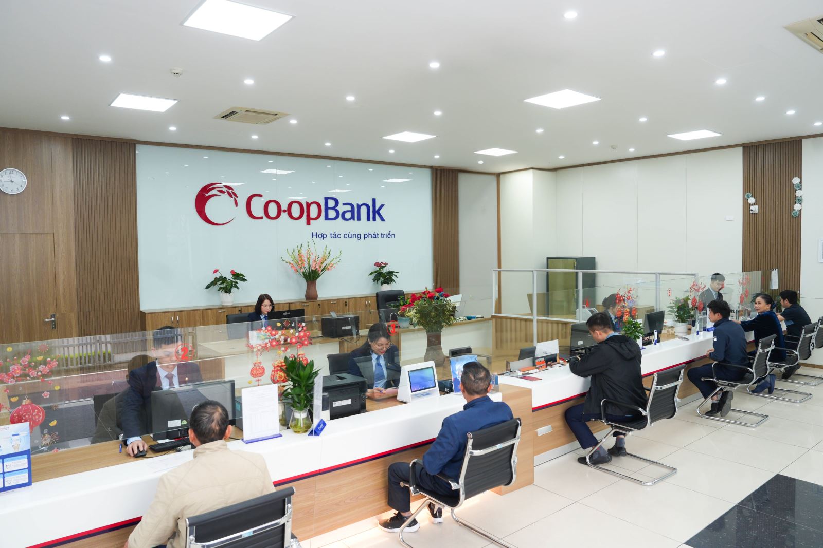 Hình ảnh: Thế và lực mới cho Co-opBank số 3