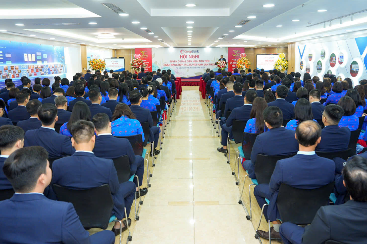 Hội nghị tuyên dương điển hình tiên tiến Co-opBank lần thứ V