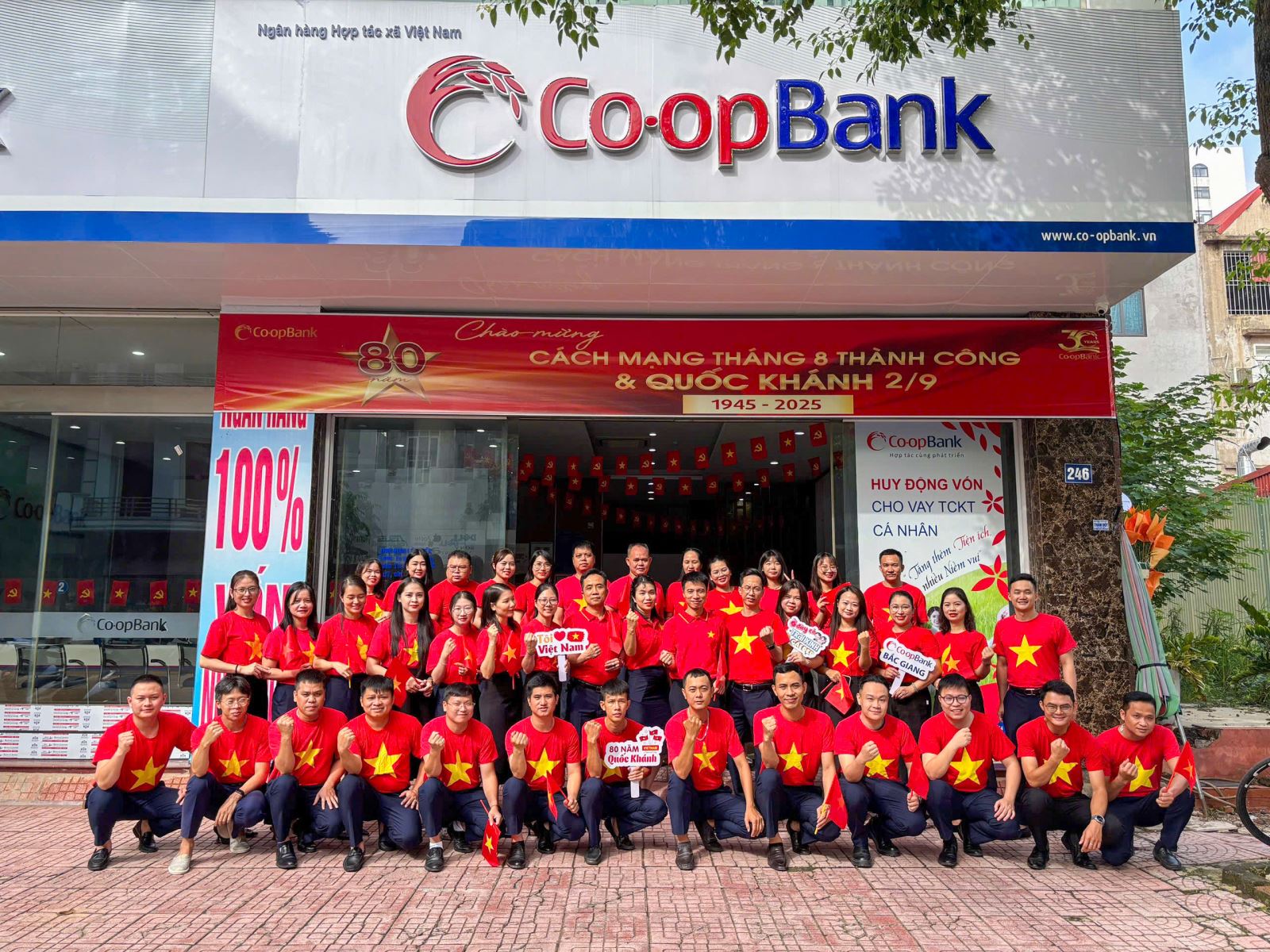 Hình ảnh: “Hào khí 80 năm độc lập dân tộc - Dấu ấn 30 năm Co-opBank” số 8