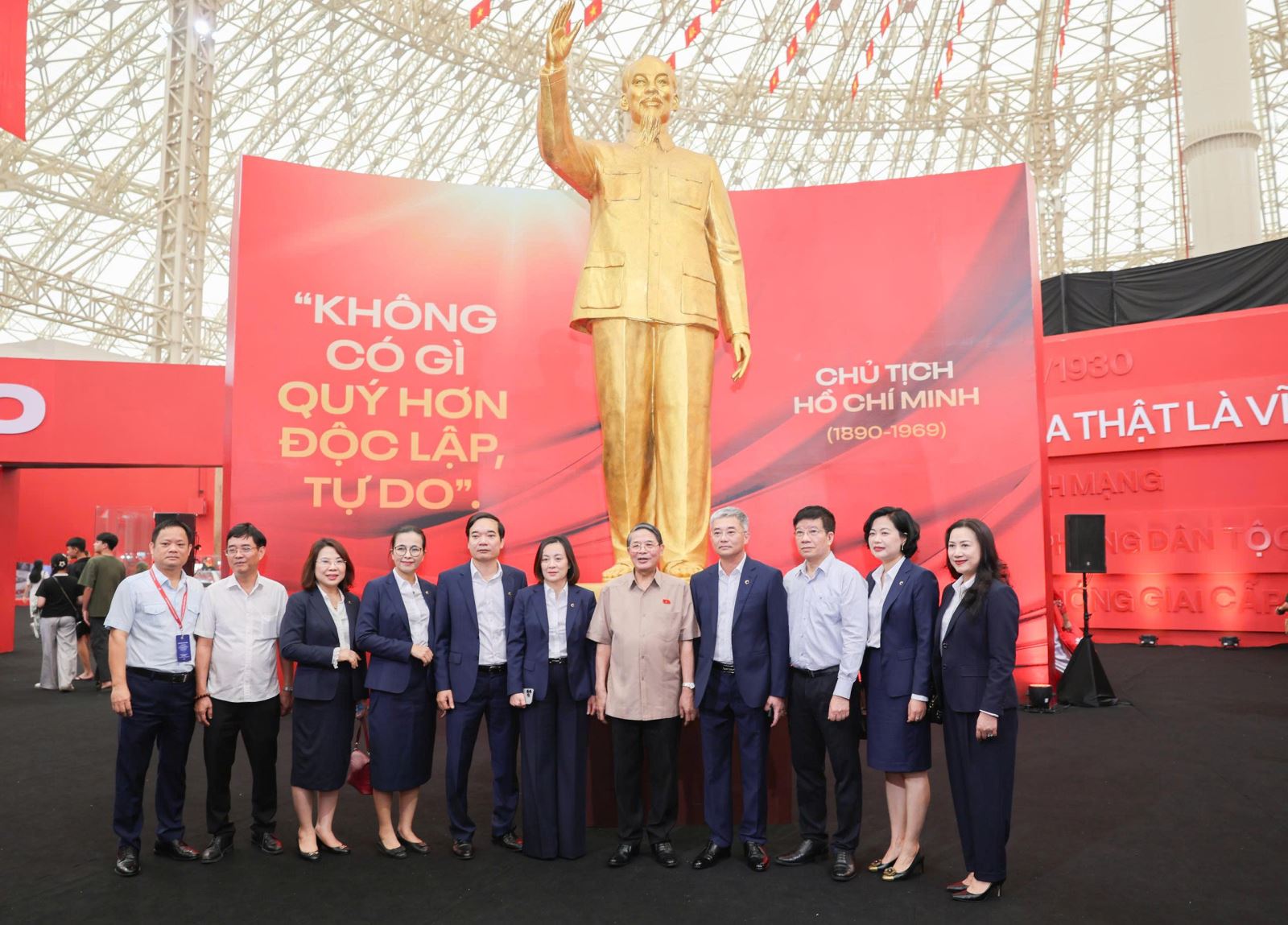 Hình ảnh: “Hào khí 80 năm độc lập dân tộc - Dấu ấn 30 năm Co-opBank” số 1
