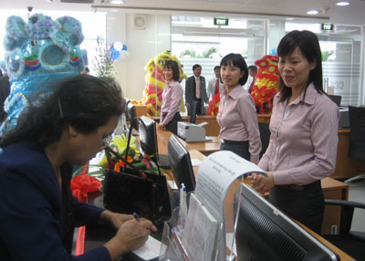 Ngân hàng Hợp tác chi nhánh Bình Thuận: Trao quà cho học sinh có hoàn cảnh khó khăn