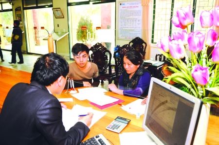 Đưa ngân hàng điện tử về với làng xã