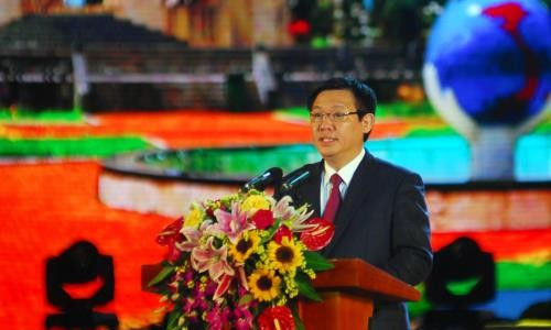 Khai mạc Diễn đàn Hợp tác Kinh tế Đồng bằng sông Cửu Long 2016