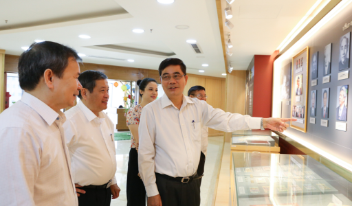 Ban kinh tế Trung ương thăm và làm việc tại Ngân hàng Hợp tác