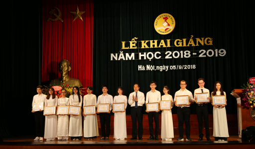 Công đoàn Chi nhánh Hà Tây thăm hỏi đồng bào vùng lũ, sát lở tại Hòa Bình