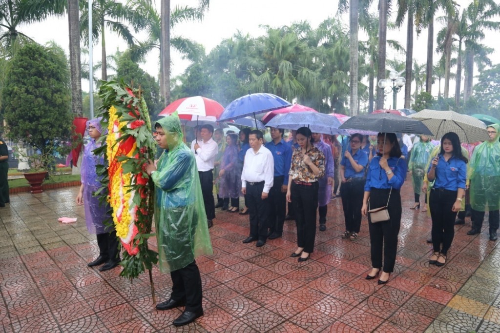 image001