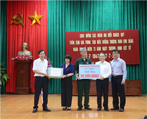 Co-opBank visited Nursing center for wounded soldiers in Nho Quan (Ninh Binh) and Kim Bang (Ha Nam)