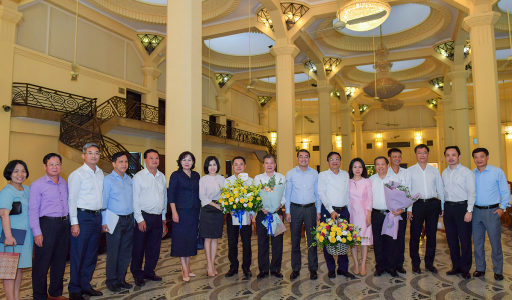 Thống đốc Ngân hàng Nhà nước gặp mặt cán bộ nghỉ hưu, chuyển công tác