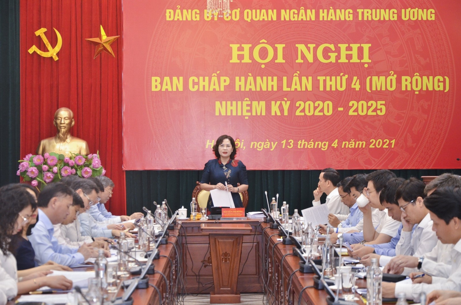 thuc hien tot cac nhiem vu huong toi ky niem 70 nam thanh lap ngan hang viet nam