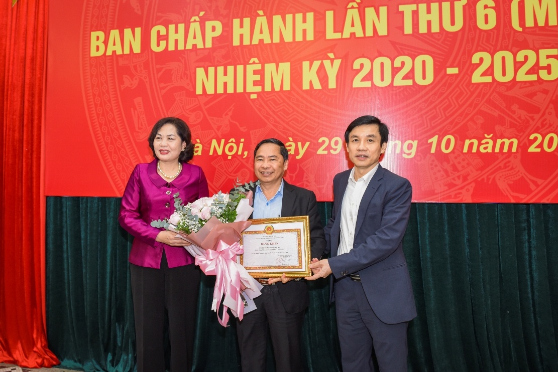 Hội nghị Ban Chấp hành Đảng bộ cơ quan Ngân hàng Trung ương lần thứ 6 hoi nghi ban chap hanh dang bo co quan ngan hang trung uong lan thu 6