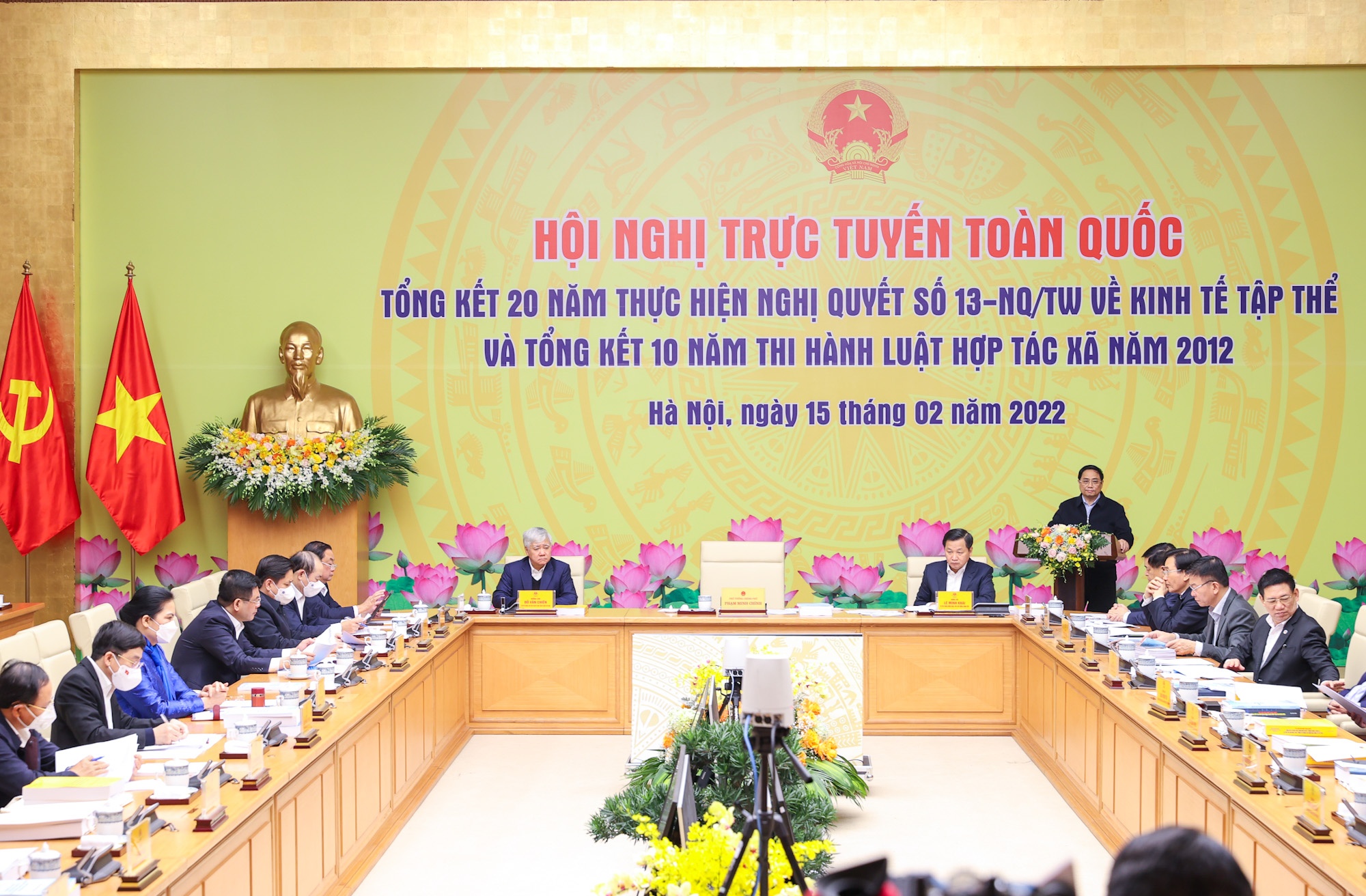 thu tuong chu tri hoi nghi truc tuyen toan quoc ve kinh te tap the