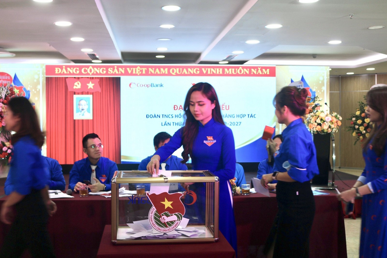 doan thanh nien ngan hang hop tac xa viet nam doan ket sang tao khong ngung tien buoc