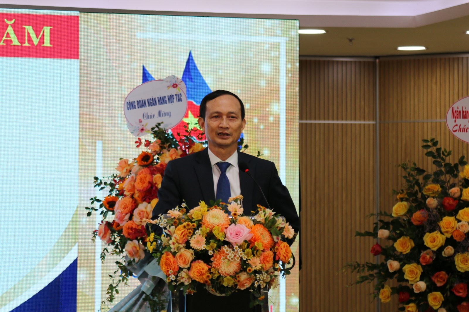 doan thanh nien ngan hang hop tac xa viet nam doan ket sang tao khong ngung tien buoc