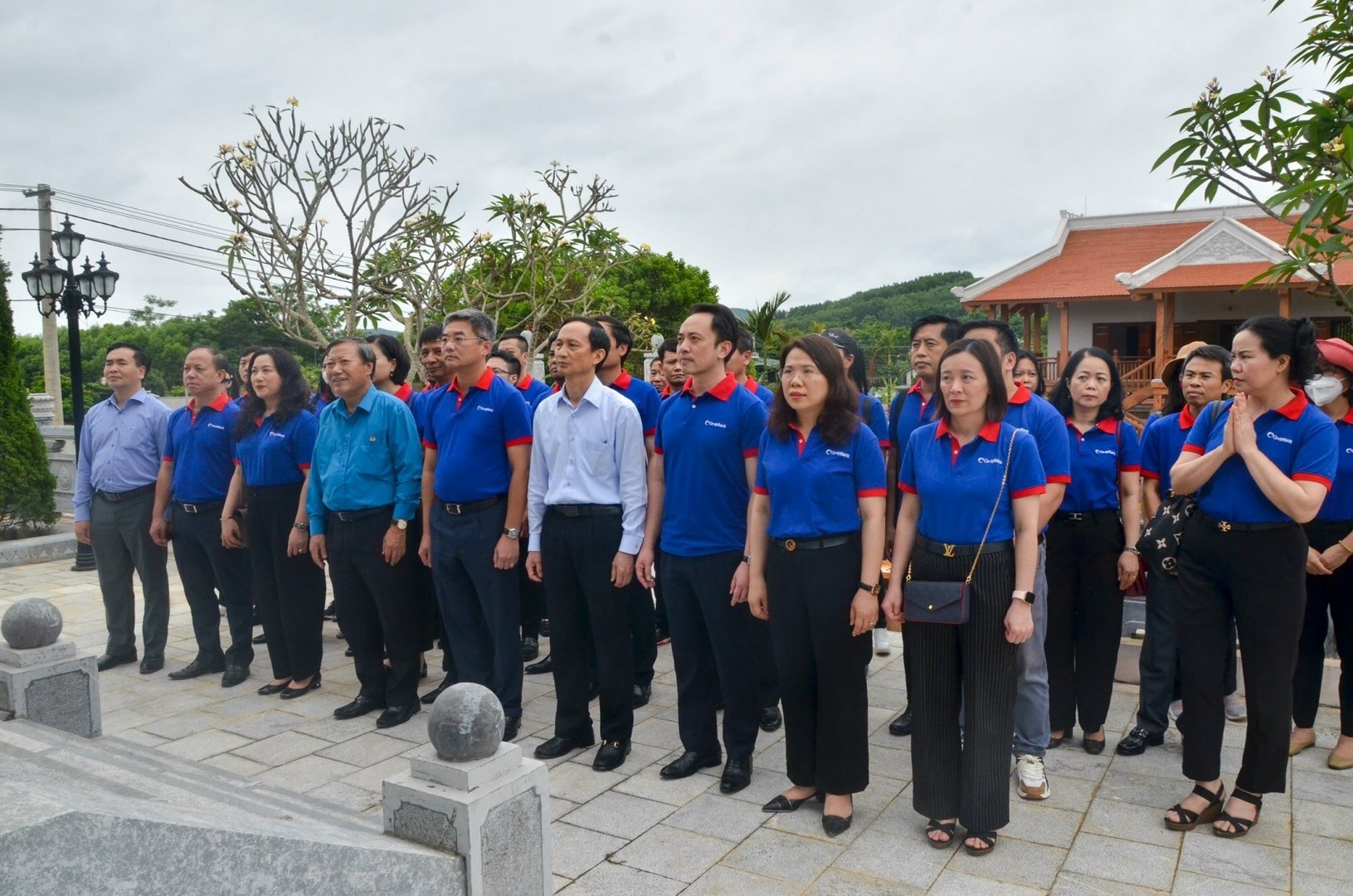 can bo dang vien co opbank hoc tap va lam theo tu tuong dao duc phong cach ho chi minh