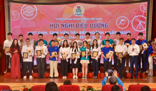 Những tấm gương sáng về học tập của con em trong hệ thống Co-opBank