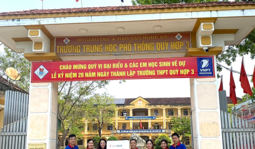Ngân hàng Hợp tác xã Việt Nam (Co-opBank) chi nhánh Nghệ An đẩy mạnh thanh toán không dùng tiền mặt trong học sinh sinh viên.
