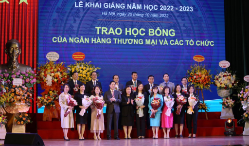 Ngân hàng Hợp tác xã Việt Nam trao 20 suất học bổng cho sinh viên Học viện Ngân hàng