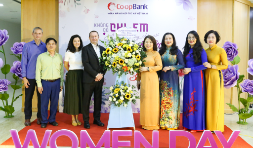 Co-opBank tưng bừng chào mừng ngày Quốc tế Phụ nữ 8/3