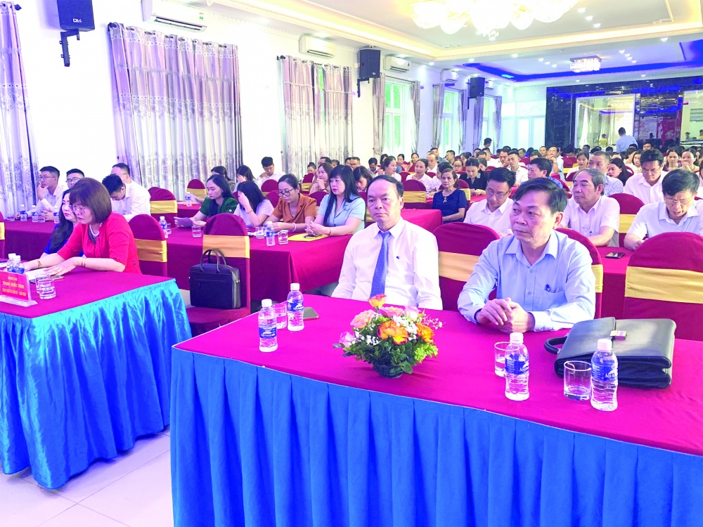 Các đại biểu tham dự hội nghị