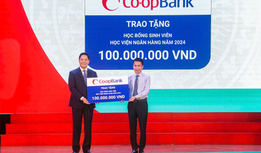 Co-opBank trao học bổng cho sinh viên Học viện Ngân hàng
