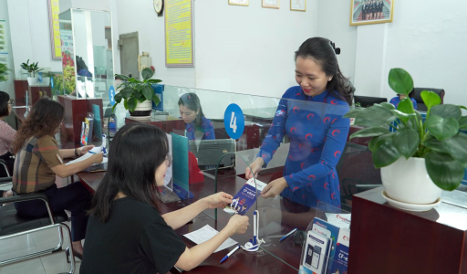 Co-opBank triển khai dịch vụ nạp tiền và thanh toán hóa đơn tại quầy