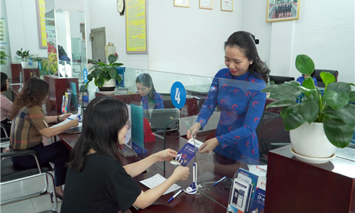 Tiếp tục ổn định lãi suất tiền gửi, phấn đấu giảm lãi suất cho vay