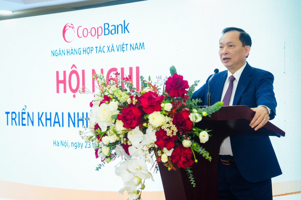 Phó Thống đốc Thường trực Đào Minh Tú thăm và chúc mừng năm mới Co-opBank