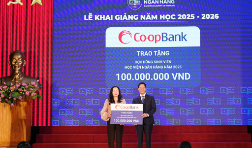 Co-opBank trao học bổng tiếp sức sinh viên Học viện Ngân hàng trong năm học mới