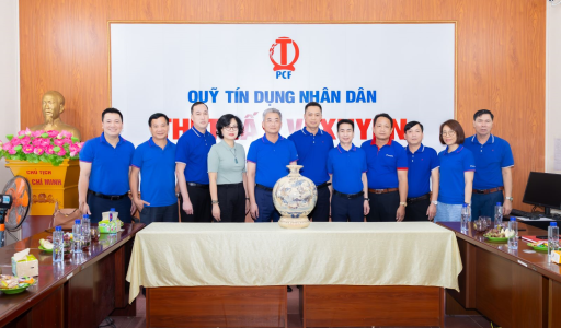 Leaders of Co-opBank visit and work with the Vi Xuyen PCF in Tuyen Quang province