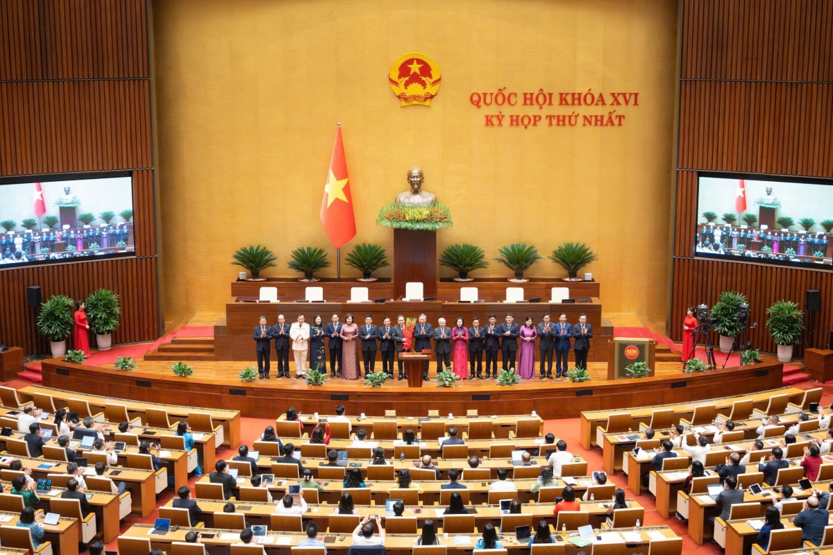 Ngày 06/4/2026: Trao quyết định cho các Phó Chủ tịch Quốc hội và Ủy viên Ủy ban Thường vụ Quốc hội